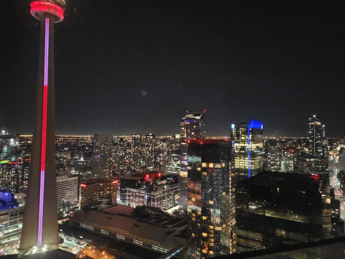 Two Bd Cn Tower And Lake Ontario View Toronto Extérieur photo